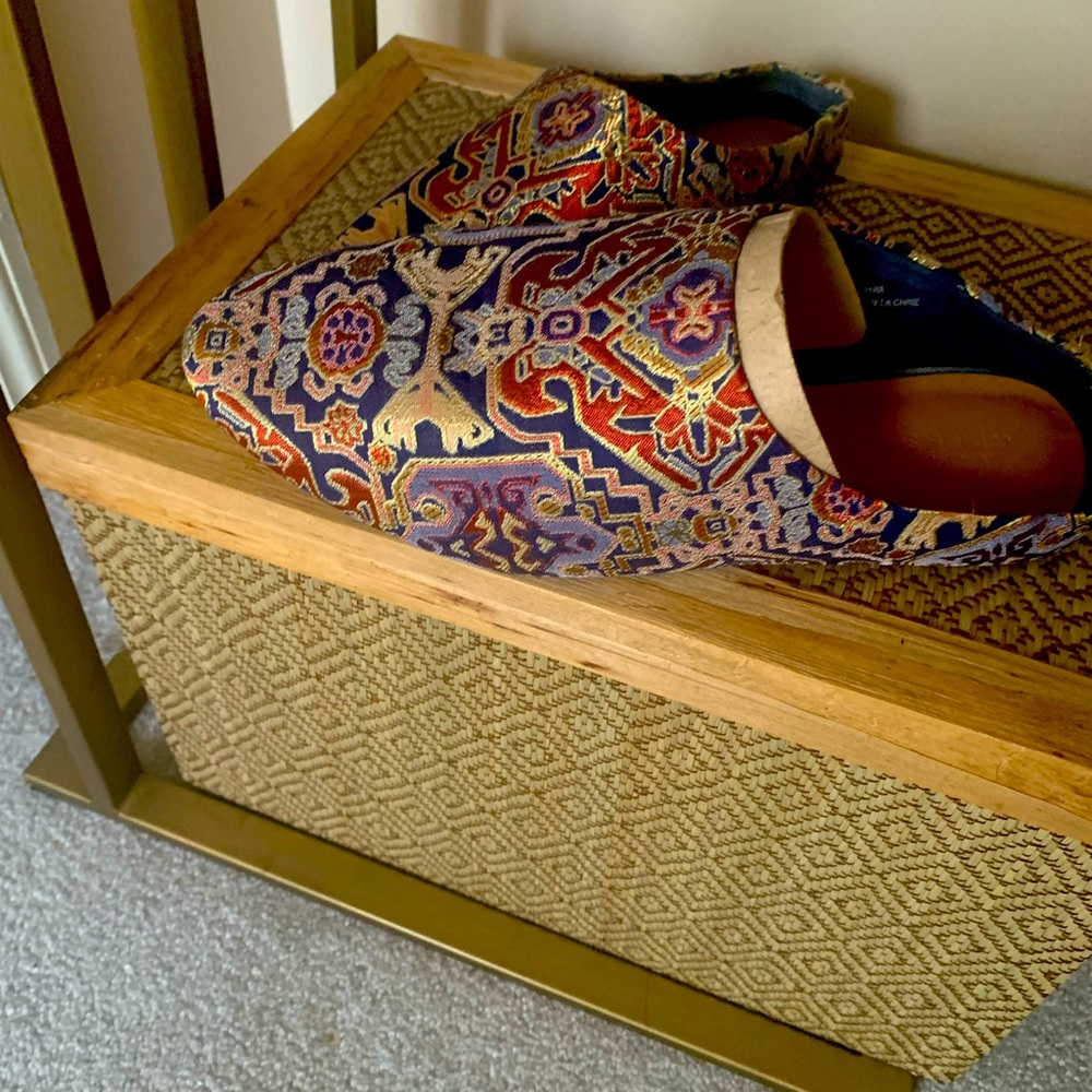 Embroidered genie mules